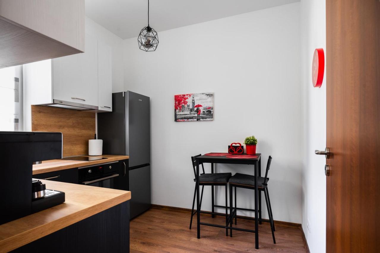 Modern Serenity ~ 1 Bd Flat In