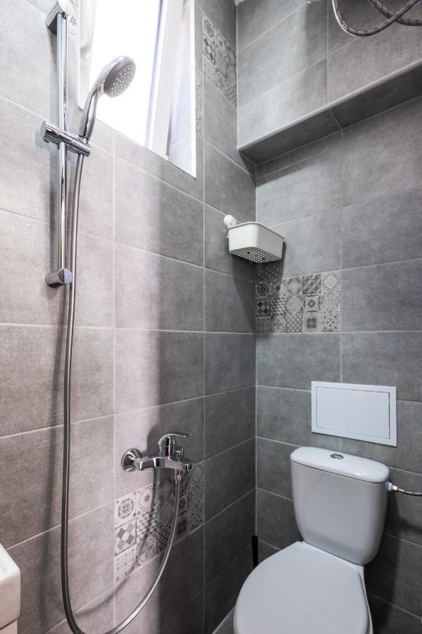 Modern Serenity ~ 1 Bd Flat In Apartment *