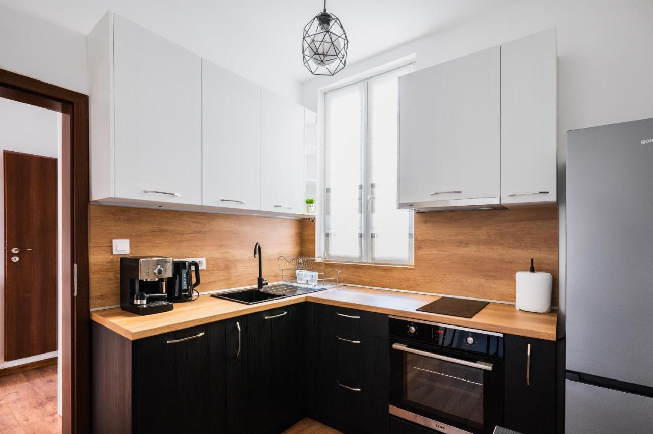 Apartment Modern Serenity ~ 1 Bd Flat In *