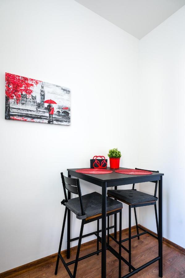 Modern Serenity ~ 1 Bd Flat In